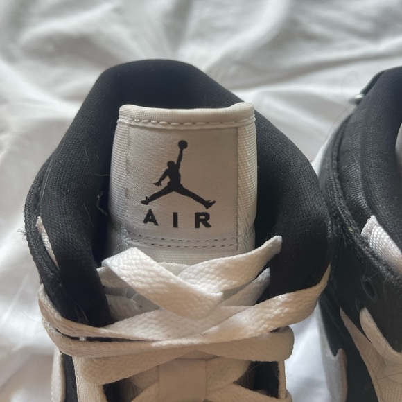 New High top Nike Jordan Edition - Picture 3 of 5